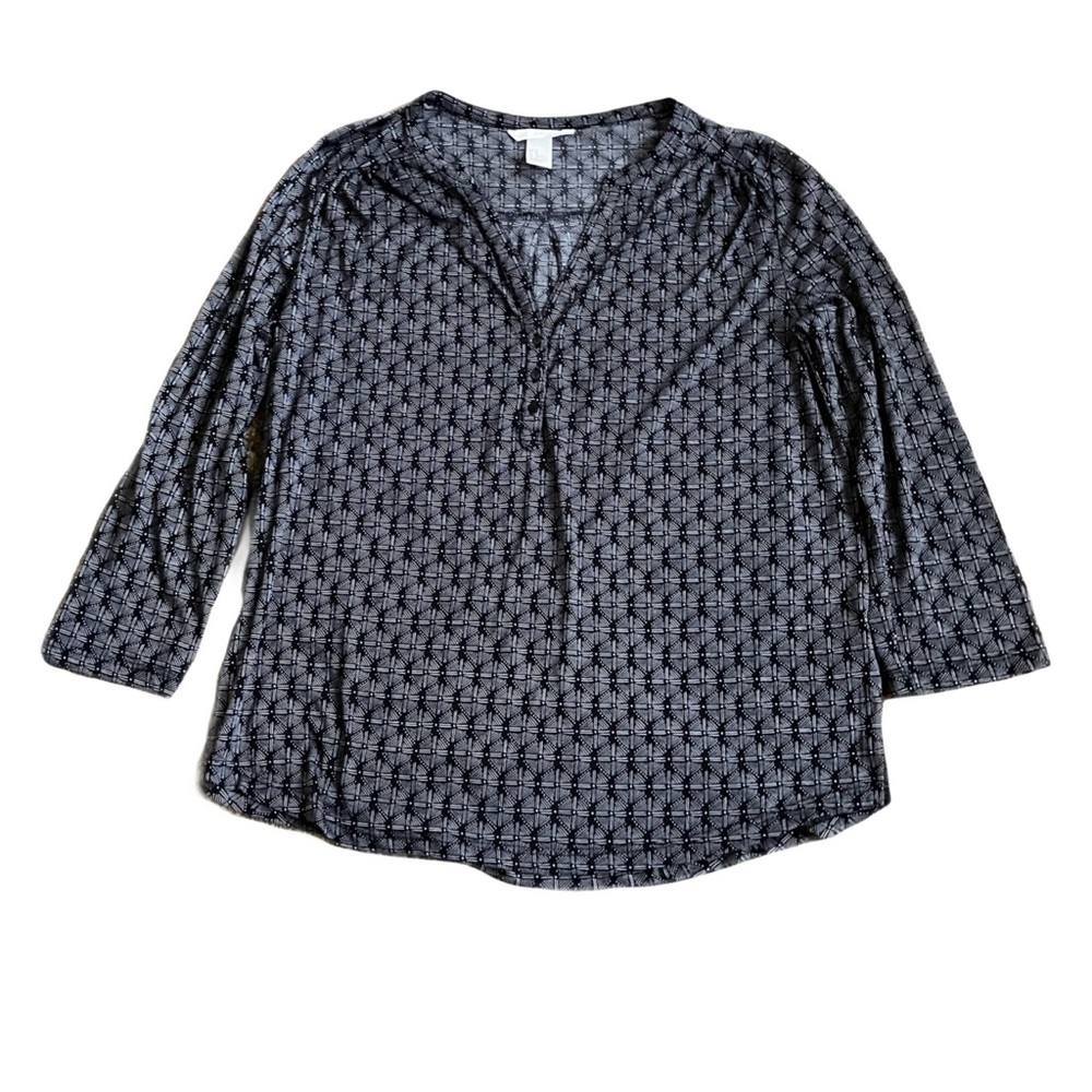 H&M Top, Sz. M, Polyester, Black/White Pattern, Open V Neckline